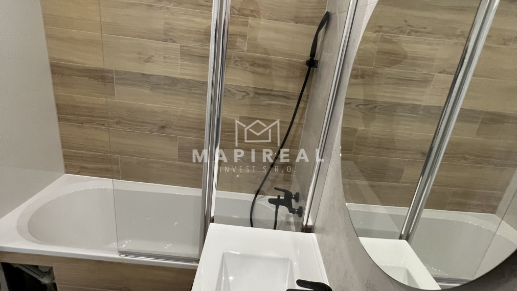 **NOVINKA** TERASA, Popradská ul.!!!, NOVOREKONŠTRUOVANÝ, 3-izb. byt