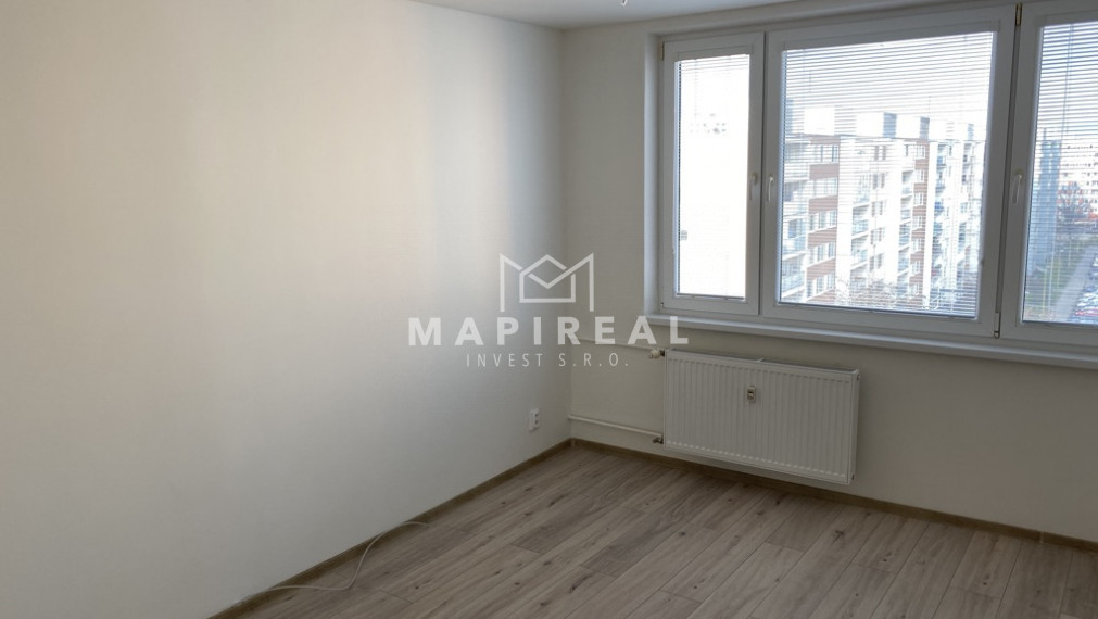 Sídl. Nad Jazerom, 2-izb. byt, Nám. kozmonautov, NOVÁ MODERNÁ REKONŠTRUKCIA