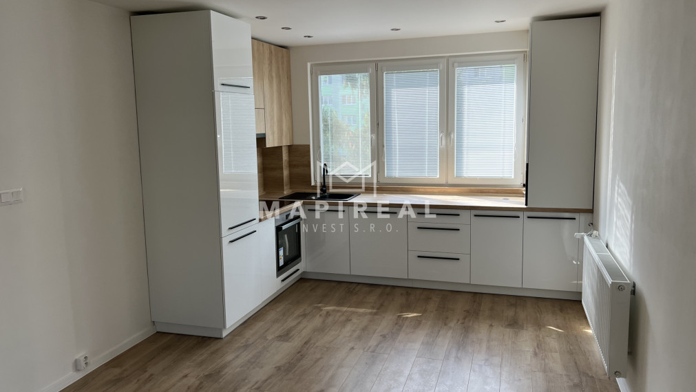 **REZERVOVANÉ** NOVOREKONŠTRUOVANÝ  3-izb. byt, Košice - Západ, Nešporova ul.,