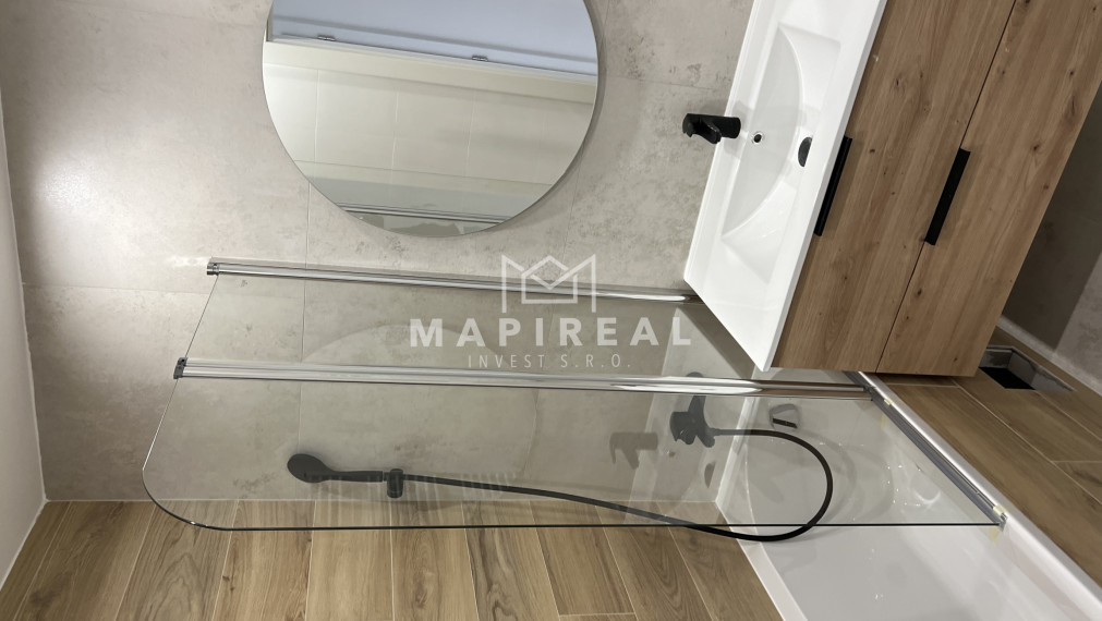 **REZERVOVANÉ** NOVOREKONŠTRUOVANÝ  3-izb. byt, Košice - Západ, Nešporova ul.,