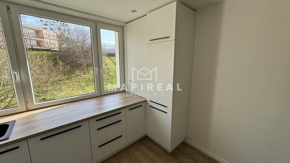 NOVOREKONŠTRUOVANÝ 3-izb.byt, Bielocerkevská ul.,