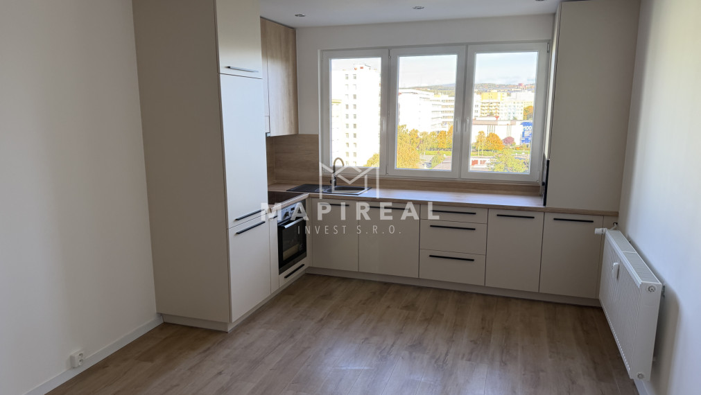 **NOVINKA** TERASA, Popradská ul.!!!, NOVOREKONŠTRUOVANÝ, 3-izb. byt