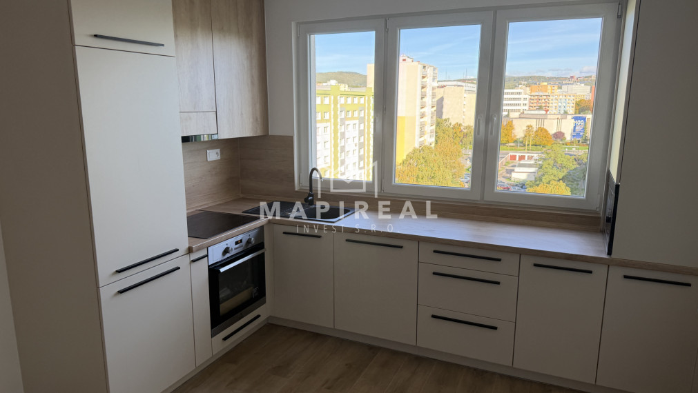 **REZERVOVANÝ* TERASA, Popradská ul.!!!, NOVOREKONŠTRUOVANÝ, 3-izb. byt