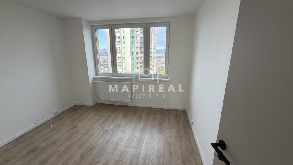 **NOVINKA** Bielocerkevská ul., NOVOREKONŠTRUOVANÝ 3-izb.byt,