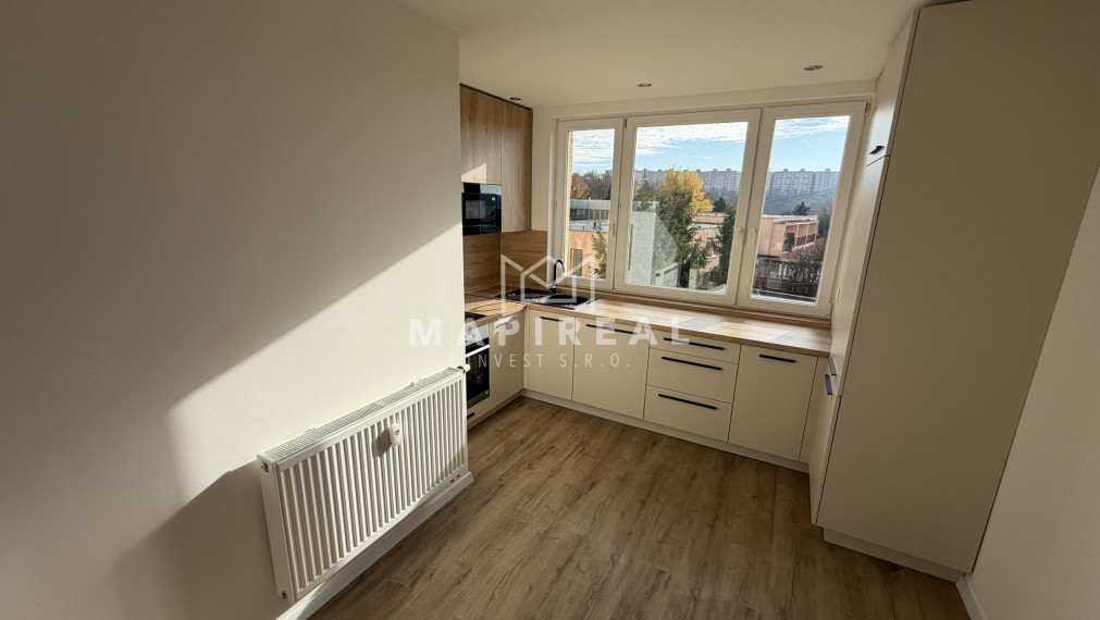 **NOVINKA** Bielocerkevská ul., NOVOREKONŠTRUOVANÝ 3-izb.byt,