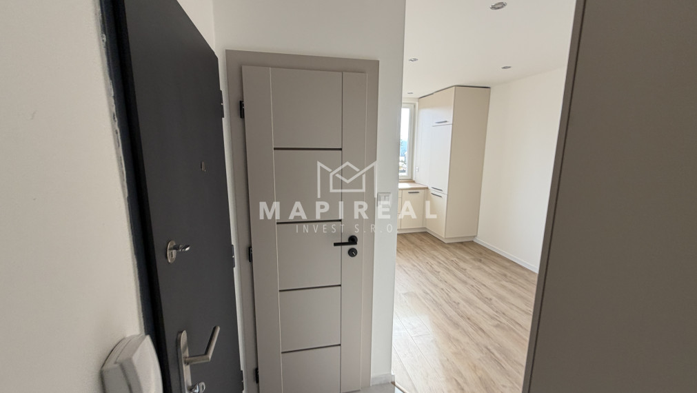 **NOVINKA** Bielocerkevská ul., NOVOREKONŠTRUOVANÝ 3-izb.byt,