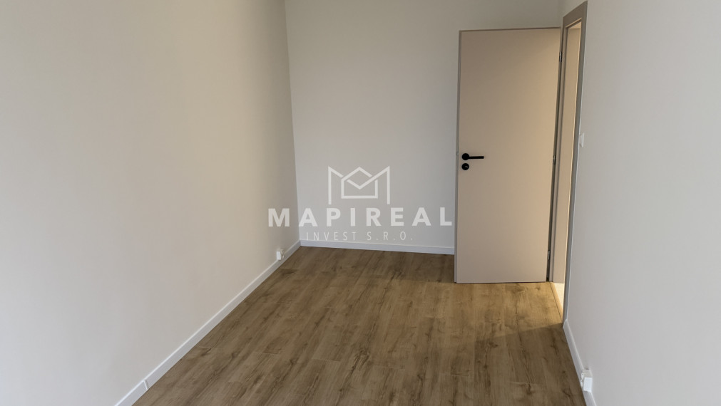 **NOVINKA** sídlisko TERASA, Rožňavská ul., 3-izb. byt, NOVOREKONŠTRUOVANÝ