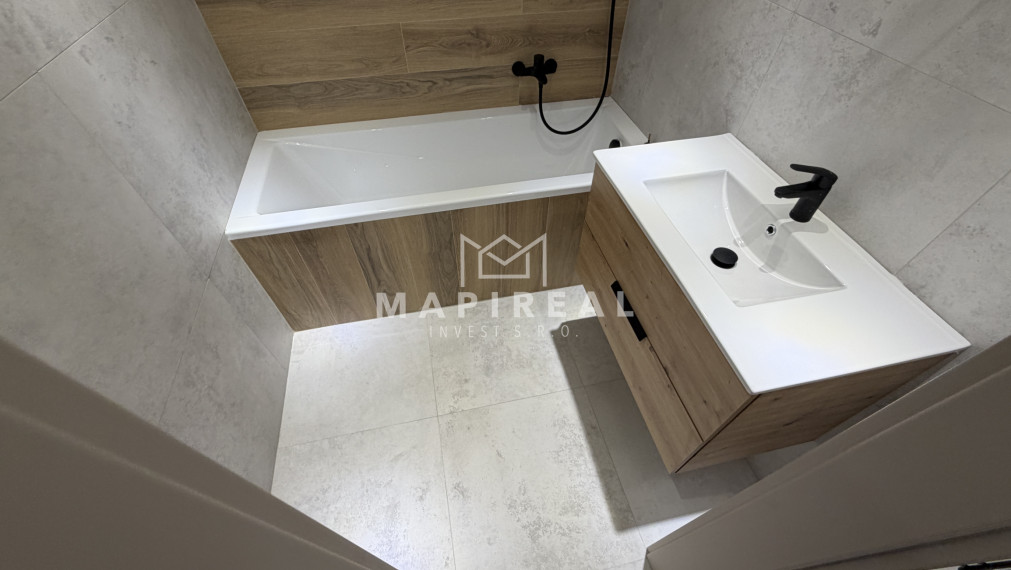 **NOVINKA** sídlisko TERASA, Rožňavská ul., 3-izb. byt, NOVOREKONŠTRUOVANÝ