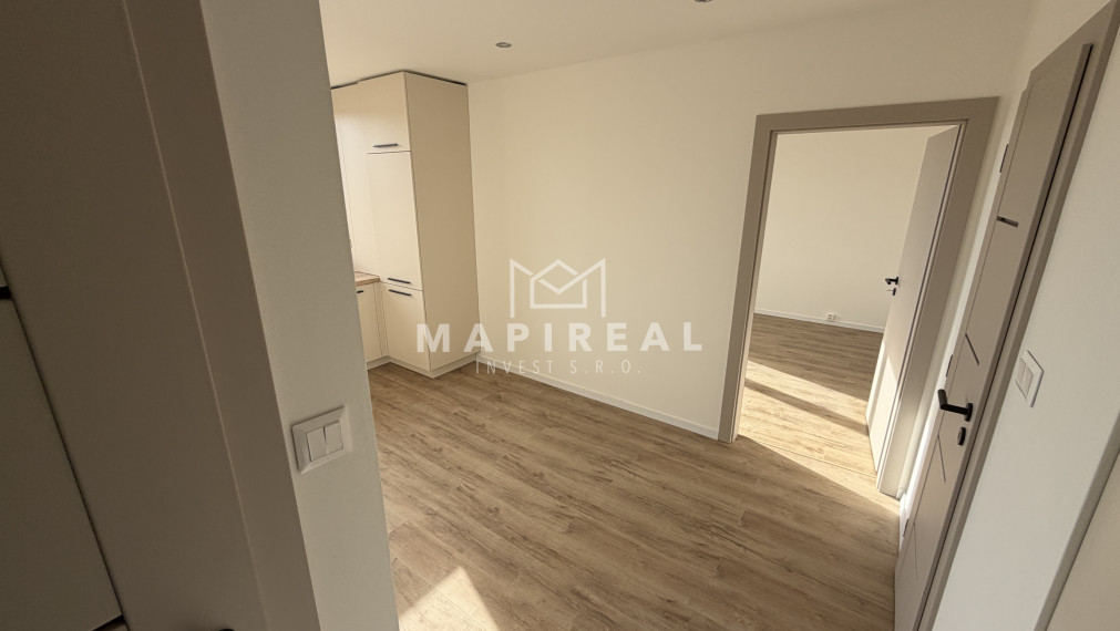 **NOVINKA** Bielocerkevská ul., NOVOREKONŠTRUOVANÝ 3-izb.byt,