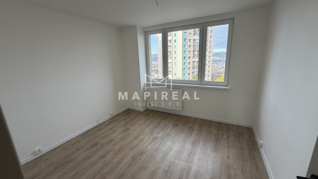 **NOVINKA** Bielocerkevská ul., NOVOREKONŠTRUOVANÝ 3-izb.byt,