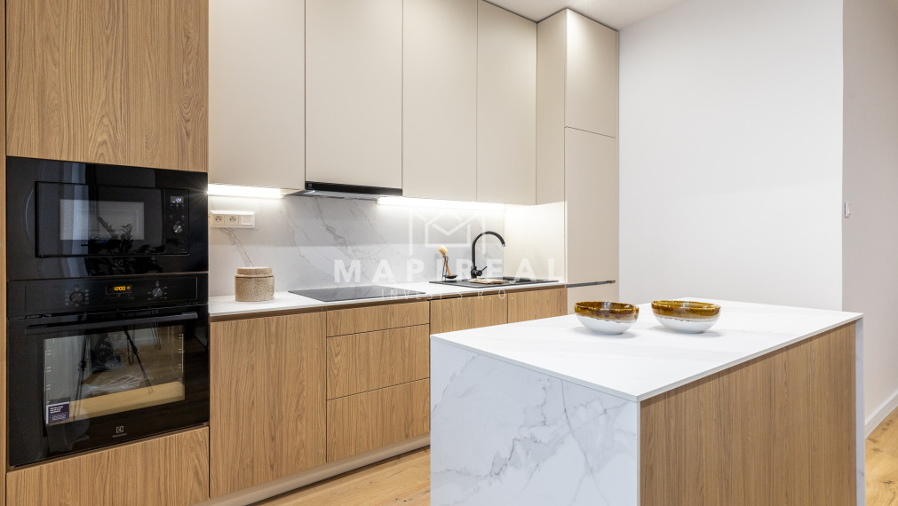 **NOVINKA** Štefánikova ulica, 3 -izb. byt,  Nová moderná rekonštrukcia