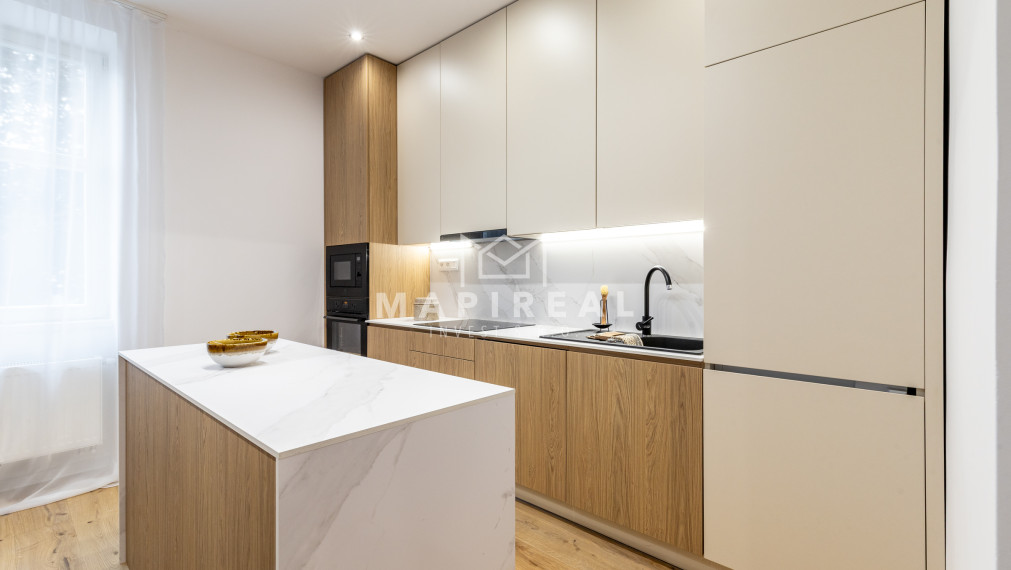 **NOVINKA** Štefánikova ulica, 3 -izb. byt,  Nová moderná rekonštrukcia