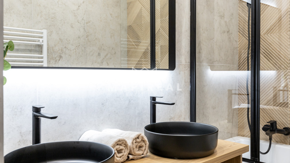 **NOVINKA** Štefánikova ulica, 3 -izb. byt,  Nová moderná rekonštrukcia