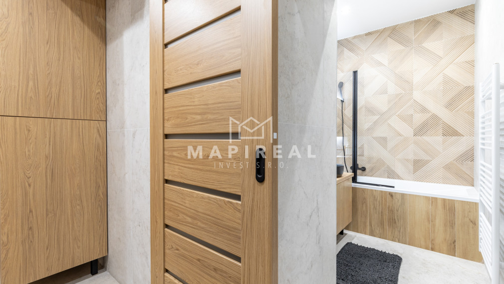 **NOVINKA** Štefánikova ulica, 3 -izb. byt,  Nová moderná rekonštrukcia