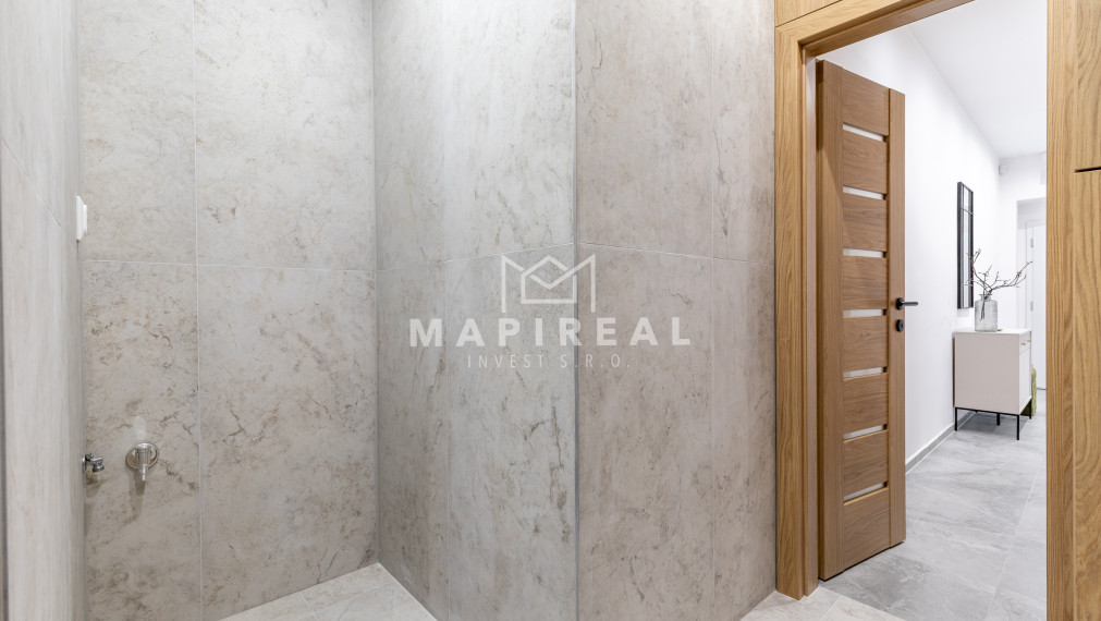 **NOVINKA** Štefánikova ulica, 3 -izb. byt,  Nová moderná rekonštrukcia