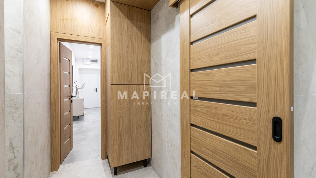 **NOVINKA** Štefánikova ulica, 3 -izb. byt,  Nová moderná rekonštrukcia