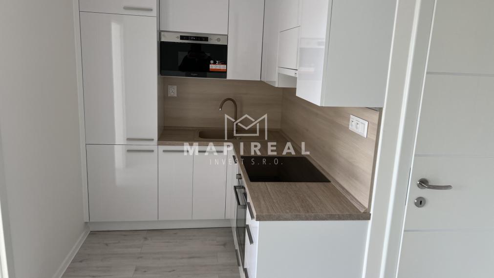 **NOVINKA** sídlisko Nad Jazerom, Družicová, NOVOREKONŠTRUOVANÝ 2-izb.byt,