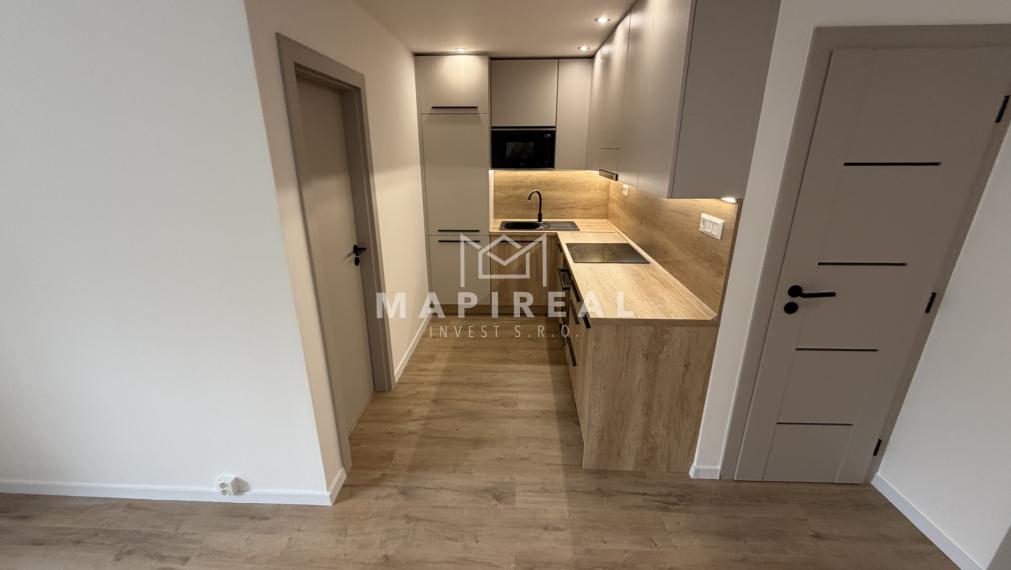 **NOVINKA** sídlisko Nad Jazerom, Družicová, NOVOREKONŠTRUOVANÝ, 2-izb.byt