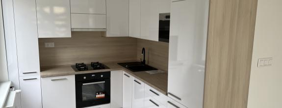 **NOVINKA** NOVOREKONŠTRUOVANÝ  3-izb. byt, Košice - Západ, Rožňavská ul.,