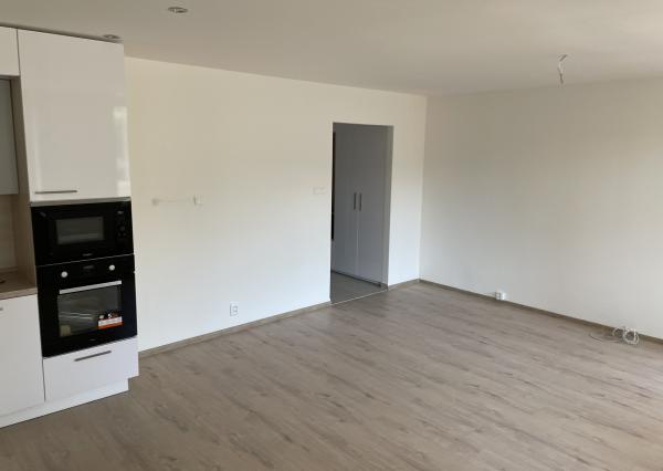 PRAŽSKÝ TYP!!! ŽELEZNÍKY, Krakovská ul., 3-izb., NOVOREKONŠTRUOVANÝ