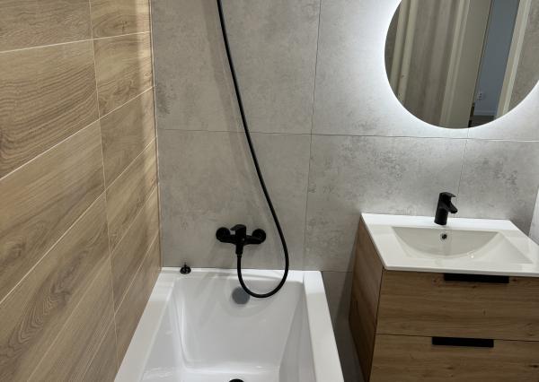 ** REZERVOVANÉ ** NOVOREKONŠTRUOVANÝ 3-izb. byt, Košice – JUH!!!, Bulharská ul.,