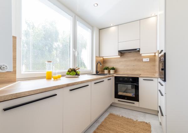 NOVOREKONŠTRUOVANÝ 3-izb. byt, Košice - Západ, Rožňavská ul.,