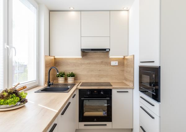 NOVOREKONŠTRUOVANÝ 3-izb. byt, Košice - Západ, Rožňavská ul.,