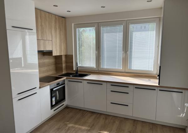 **REZERVOVANÉ** NOVOREKONŠTRUOVANÝ  3-izb. byt, Košice - Západ, Nešporova ul.,