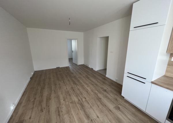 **REZERVOVANÉ** NOVOREKONŠTRUOVANÝ  3-izb. byt, Košice - Západ, Nešporova ul.,