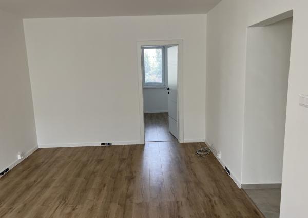 **REZERVOVANÉ** NOVOREKONŠTRUOVANÝ  3-izb. byt, Košice - Západ, Nešporova ul.,