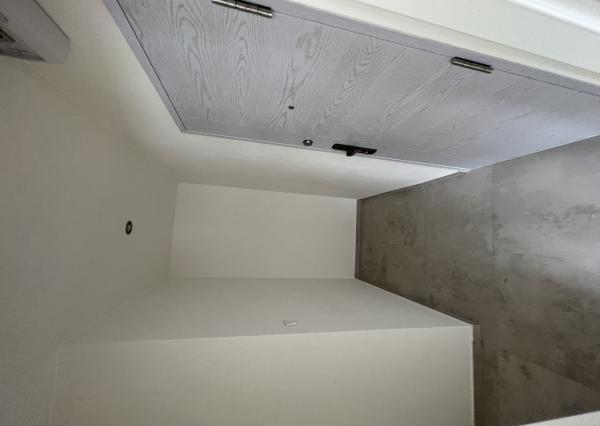 **REZERVOVANÉ** NOVOREKONŠTRUOVANÝ  3-izb. byt, Košice - Západ, Nešporova ul.,