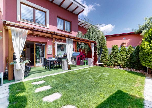 ** ZNÍŽENÁ CENA!!!** PANORÁMA, 4 – izb. RODINNÝ DOM, Bazová ul.,