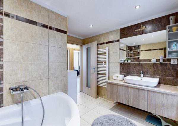 ** ZNÍŽENÁ CENA!!!** PANORÁMA, 4 – izb. RODINNÝ DOM, Bazová ul.,