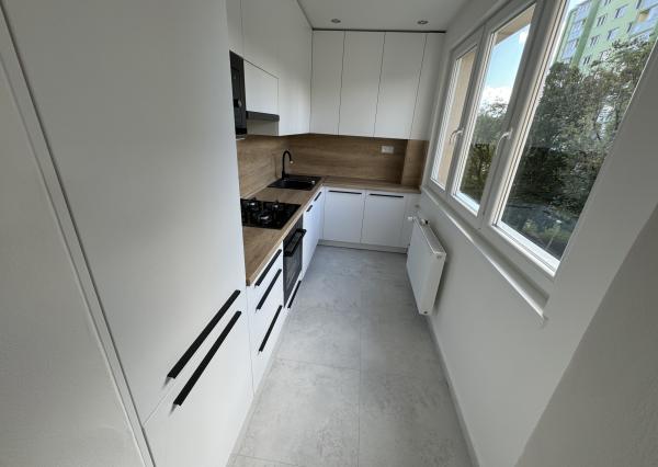 **REZERVOVANÝ* TERASA, Ružínska ul.!!!, NOVOREKONŠTRUOVANÝ, 3-izb. byt