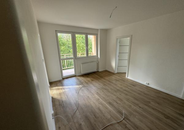 **REZERVOVANÝ* TERASA, Ružínska ul.!!!, NOVOREKONŠTRUOVANÝ, 3-izb. byt