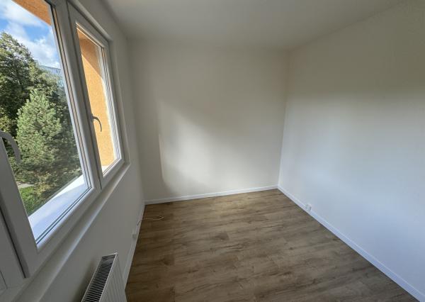 **REZERVOVANÝ* TERASA, Ružínska ul.!!!, NOVOREKONŠTRUOVANÝ, 3-izb. byt