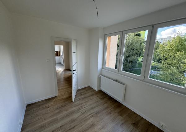 **REZERVOVANÝ* TERASA, Ružínska ul.!!!, NOVOREKONŠTRUOVANÝ, 3-izb. byt