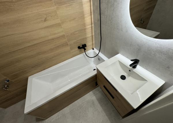 **REZERVOVANÝ* TERASA, Ružínska ul.!!!, NOVOREKONŠTRUOVANÝ, 3-izb. byt