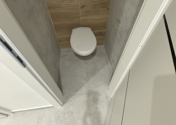 **REZERVOVANÝ* TERASA, Ružínska ul.!!!, NOVOREKONŠTRUOVANÝ, 3-izb. byt