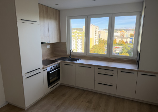 **NOVINKA** TERASA, Popradská ul.!!!, NOVOREKONŠTRUOVANÝ, 3-izb. byt