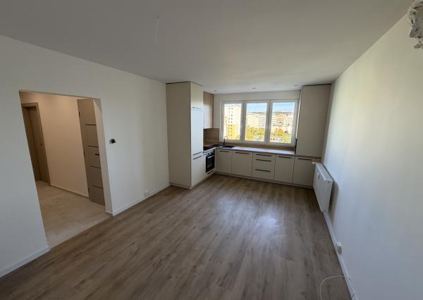 **NOVINKA** TERASA, Popradská ul.!!!, NOVOREKONŠTRUOVANÝ, 3-izb. byt