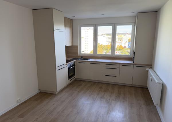 **NOVINKA** TERASA, Popradská ul.!!!, NOVOREKONŠTRUOVANÝ, 3-izb. byt