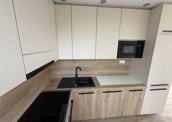 **REZERVOVANÝ** sídlisko TERASA, Rožňavská ul., 3-izb. byt, NOVOREKONŠTRUOVANÝ