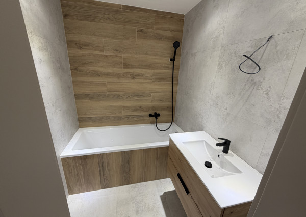 **REZERVOVANÝ** sídlisko TERASA, Rožňavská ul., 3-izb. byt, NOVOREKONŠTRUOVANÝ