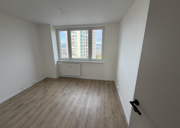 ** REZERVOVANÉ ** Bielocerkevská ul., NOVOREKONŠTRUOVANÝ 3-izb.byt,