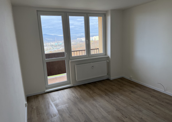 ** REZERVOVANÉ ** Bielocerkevská ul., NOVOREKONŠTRUOVANÝ 3-izb.byt,