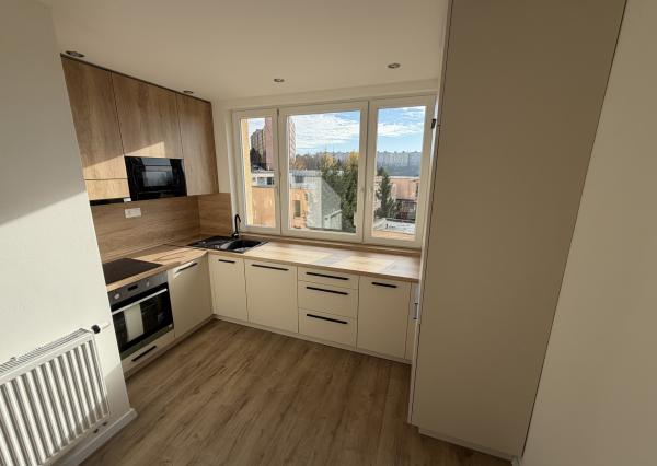 ** REZERVOVANÉ ** Bielocerkevská ul., NOVOREKONŠTRUOVANÝ 3-izb.byt,