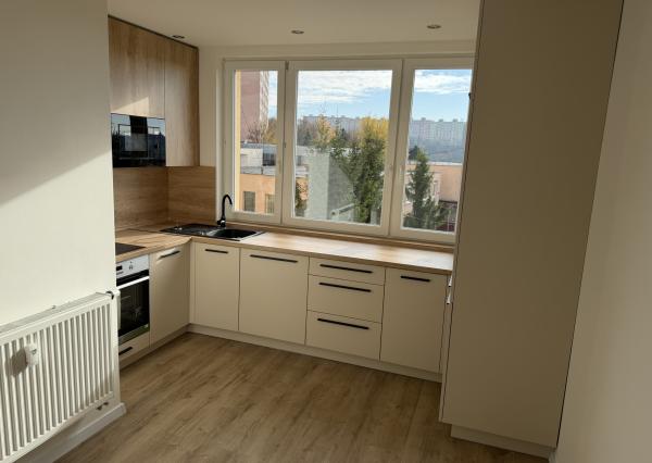 ** REZERVOVANÉ ** Bielocerkevská ul., NOVOREKONŠTRUOVANÝ 3-izb.byt,