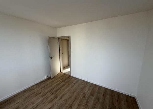 ** REZERVOVANÉ ** Bielocerkevská ul., NOVOREKONŠTRUOVANÝ 3-izb.byt,