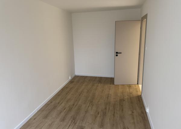 **NOVINKA** sídlisko TERASA, Kežmarská ul., 3-izb. byt, NOVOREKONŠTRUOVANÝ